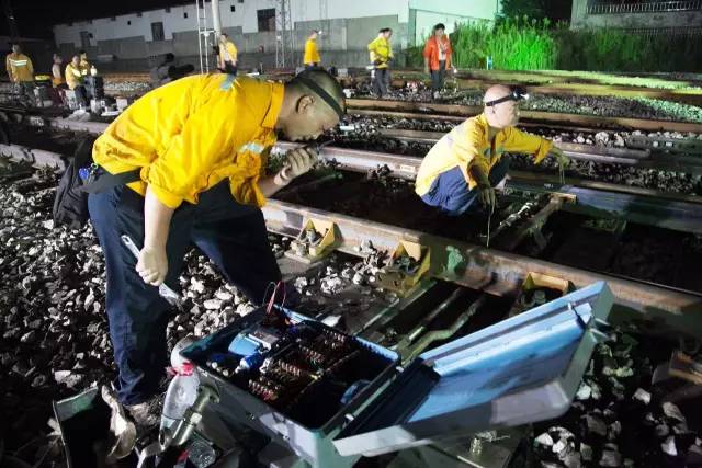 何为道岔定位_道岔定位电连接_道岔定位表示电路